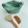 Brosse et Peigne Bébé avec Trousse en Velours vert GMLB