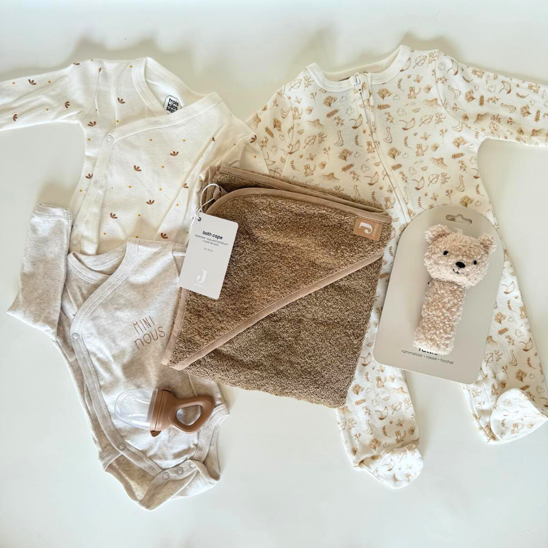 Coffret Cadeau de Naissance â ĂlĂ©gance & Douceur en Tons Neutres Petit coeur salĂ©