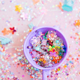 Créez un monde magique avec les Fun Fillers Fairy 🧚♀️ ! Accessoires sensoriels scintillants pour jeux d’éveil, pâte à modeler, eau, riz ou slime. Dès 3 ans.