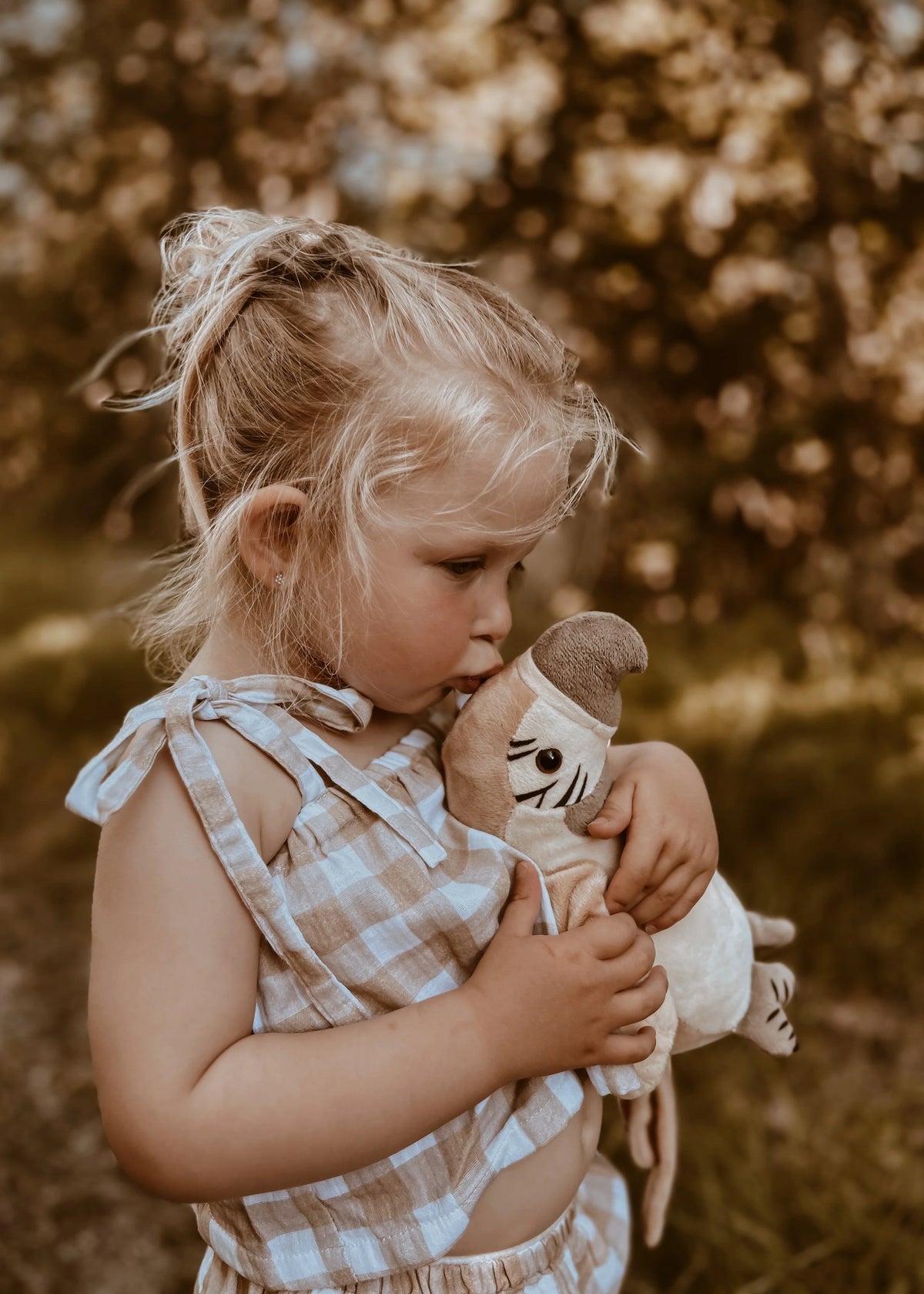 DĂ©couvrez Pierre đŠ, le perroquet qui rĂ©pĂšte tout avec sa voix drĂŽle et ses ailes animĂ©es ! Un jouet interactif Montessori signĂ© Mrs Ertha, idĂ©al dĂšs 3 ans.