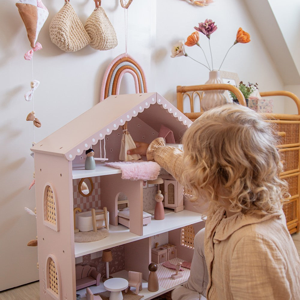 Maison de poupĂ©es en bois â Rose avec accessoires et poupĂ©es