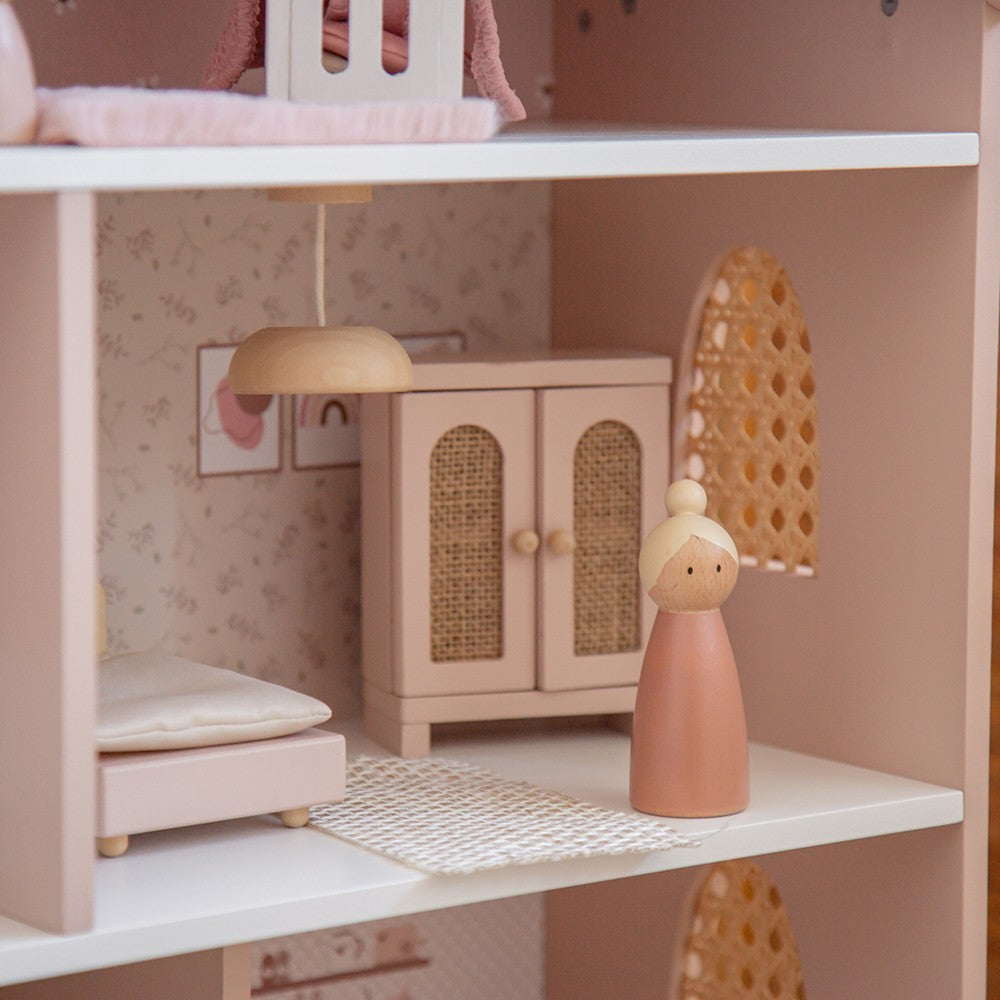 Maison de poupĂ©es en bois â Rose avec accessoires et poupĂ©es