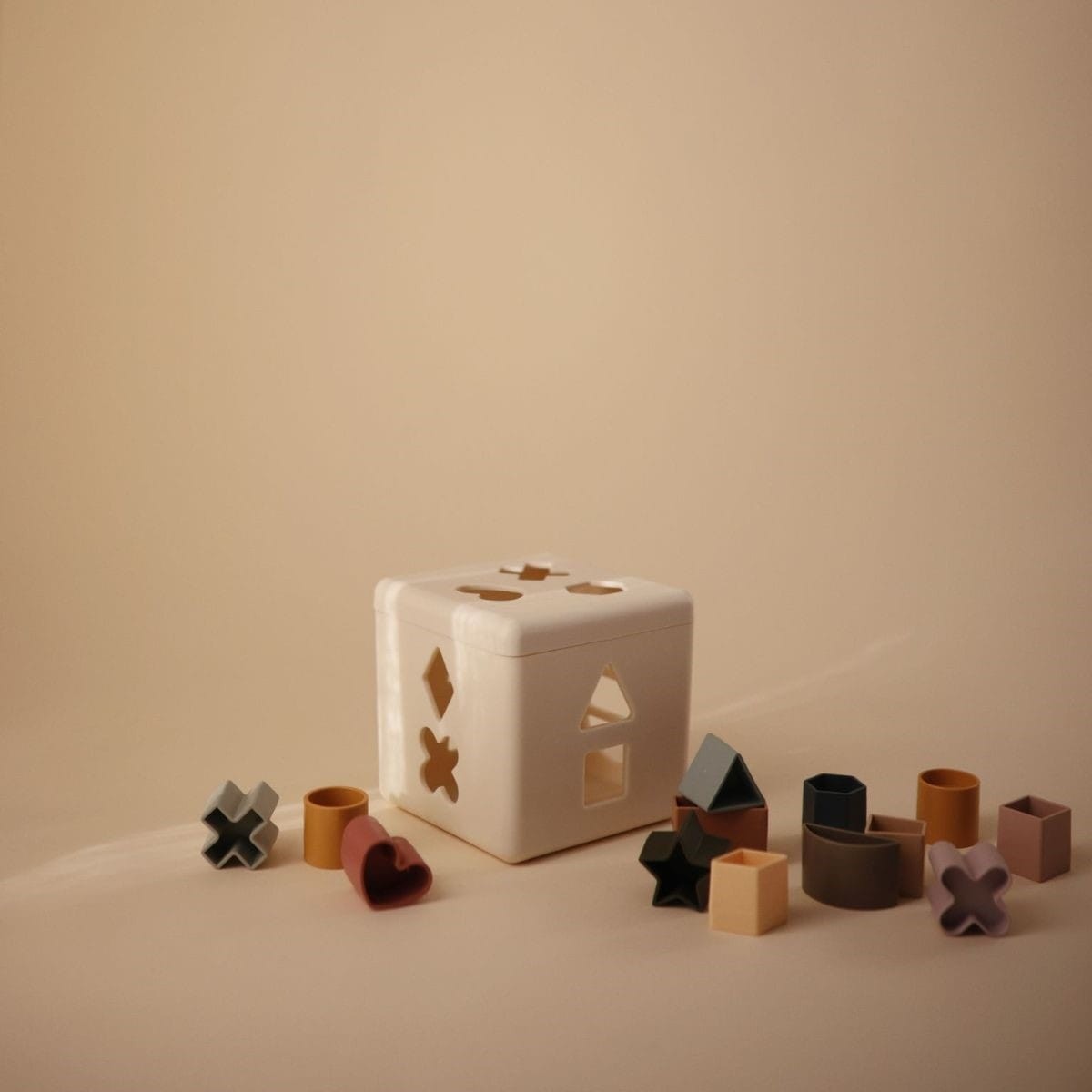 Boîte à Formes beige mushie