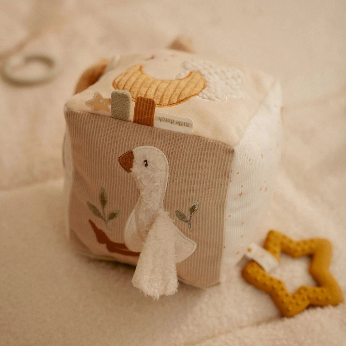 Cube d'activités soft - Newborn LITTLE DUTCH
