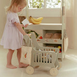 Chariot de courses en bois FSC 🛒 avec accessoires et sac inclus. Léger, robuste et parfait dès 12 mois pour imiter les grands et faire ses courses comme au marché !