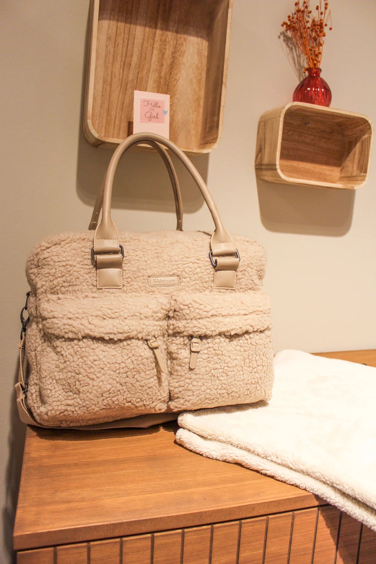 Sac à langer et matelas à langer Hello Little One sherpa beige – BB&Co x Kidzroom