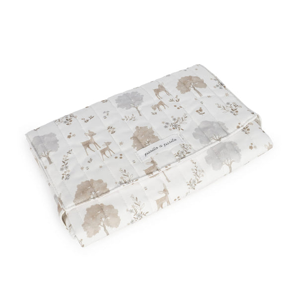 Tapis à langer Nara – Matelas à langer pliable 100% coton avec imprimé faons