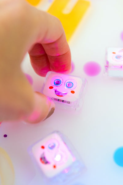 CUBES LUMINEUX BLANC MULTICOLORE GLO PALS