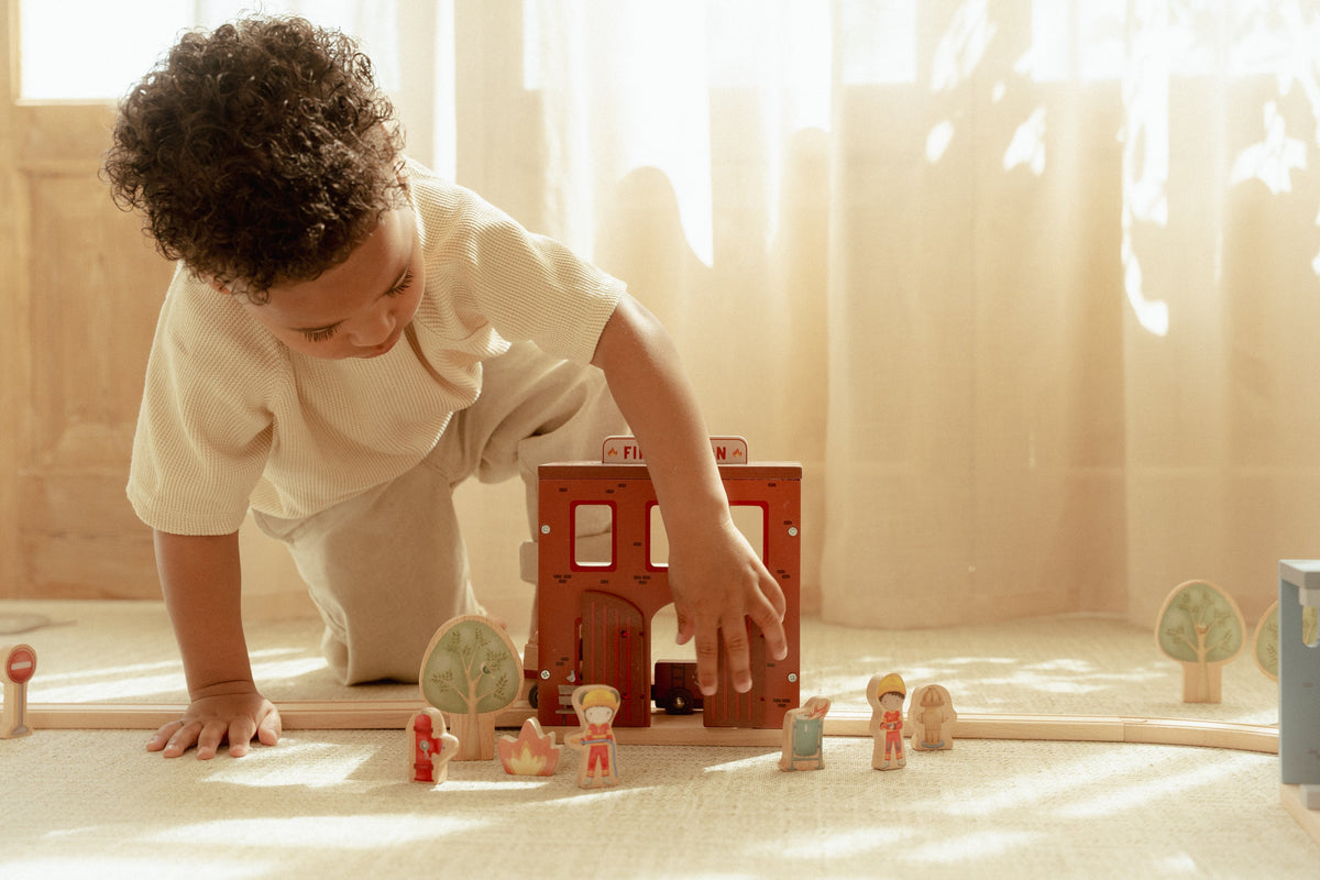 Caserne de pompiers en bois FSC – Jeu d’imitation LITTLE DUTCH