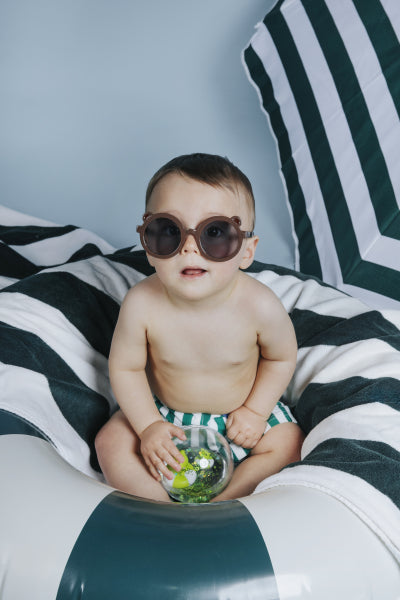 Découvrez les balles sensorielles Petit Boum Happy Bubbles Froggies 🐸 ! Parfaites pour le bain, elles stimulent les sens et la motricité fine de bébé avec paillettes et couleurs magiques.