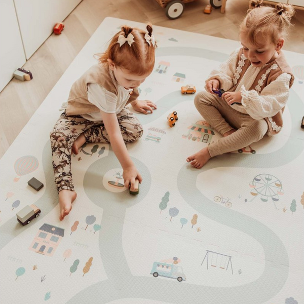 Tapis de jeu dalles EEVAA réversible 2 en 1 Village (120 x 180 cm) Play & Go