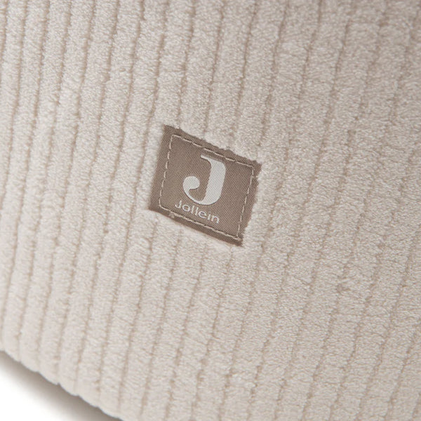 Panier de rangement Cloudy Rib Oatmeal, élégant et pratique en tissu côtelé. Idéal pour organiser le coin à langer ou décorer la chambre de bébé.