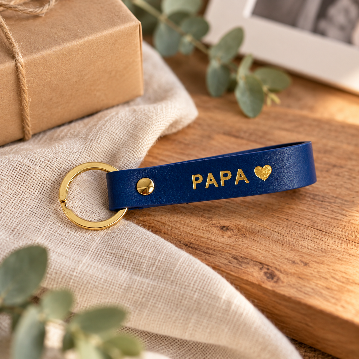 Porte clé cuir papa bleu Royal Marais