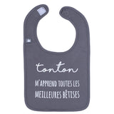 Bavoir “Tonton m’apprend les meilleures bêtises” anthracite, 100% coton, doux et pratique. Cadeau drôle et original pour bébé signé Petit Coeur Salé.