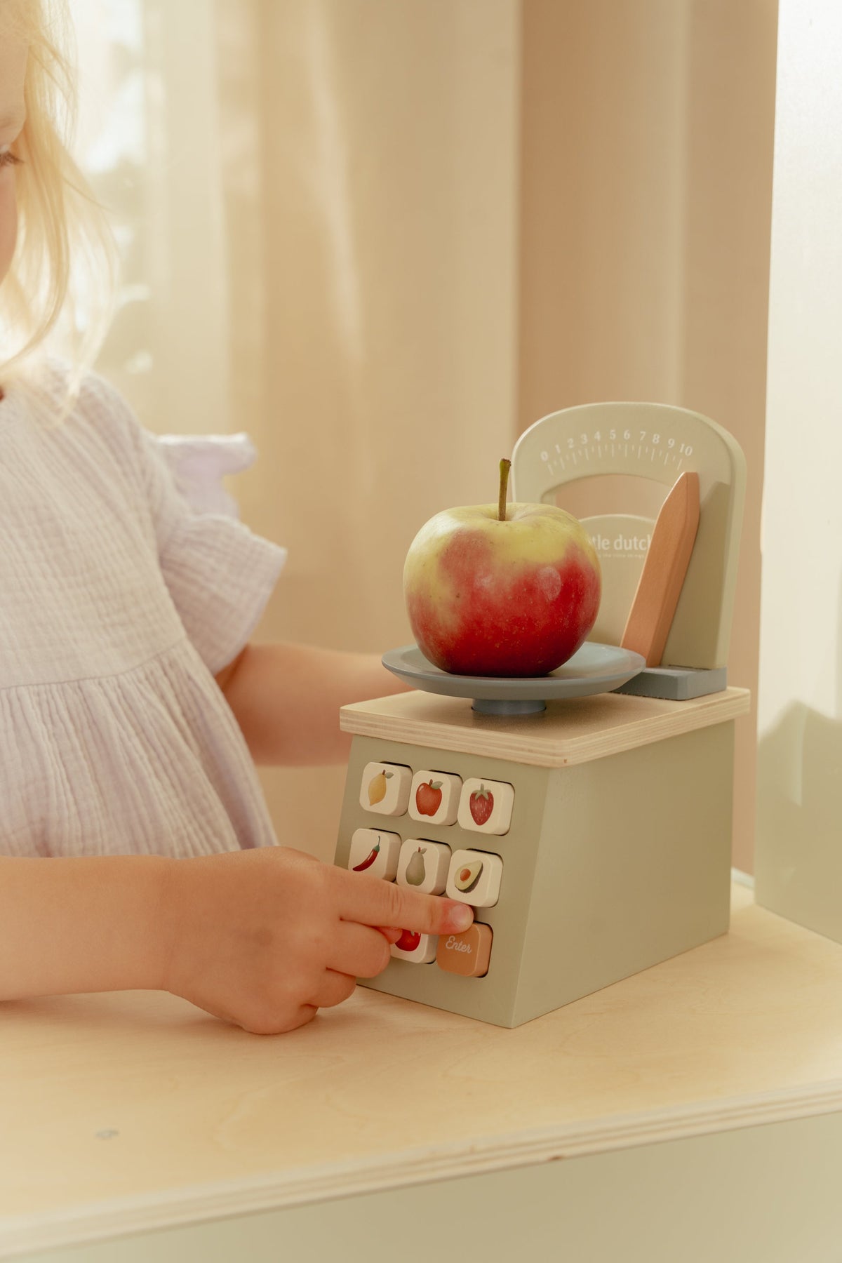 Balance en bois FSC – Jeu d’imitation cuisine ERZI