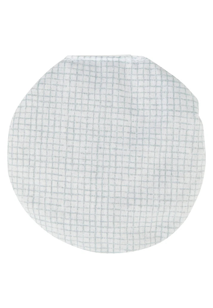 Coussin chauffant ours Bo avec sachet d’avoine amovible. Apporte douceur et réconfort aux bébés et enfants.