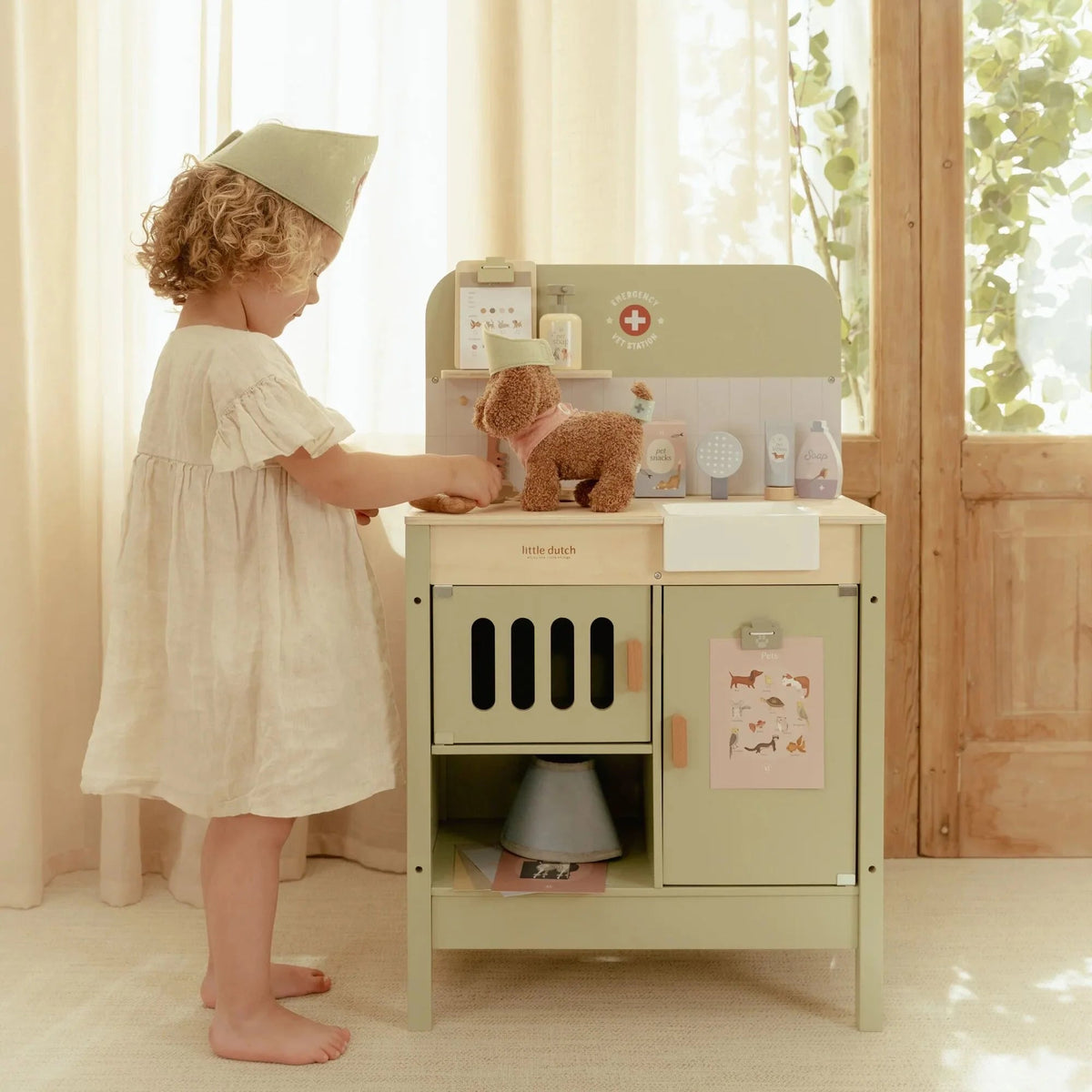 Cabinet de vétérinaire en bois FSC LITTLE DUTCH