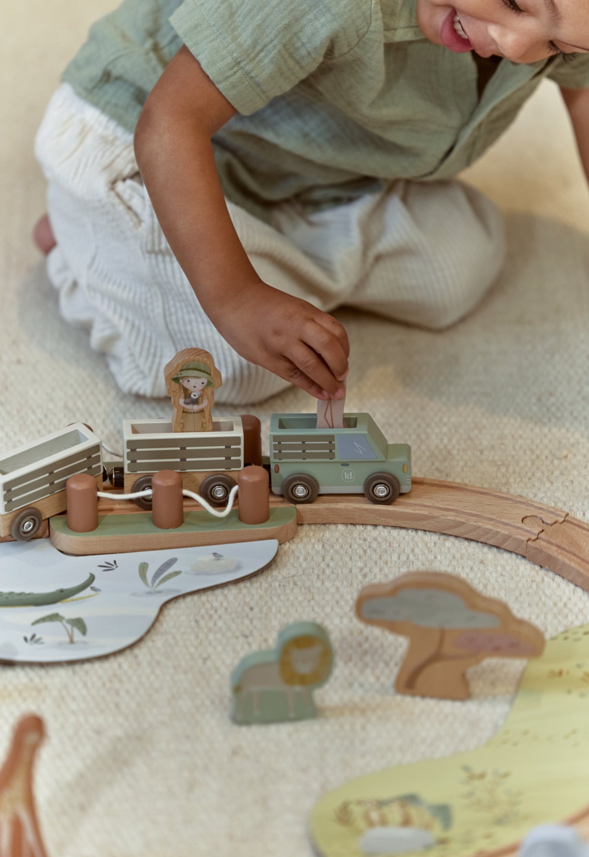 Circuit de train en bois Safari Friends – train en bois enfant