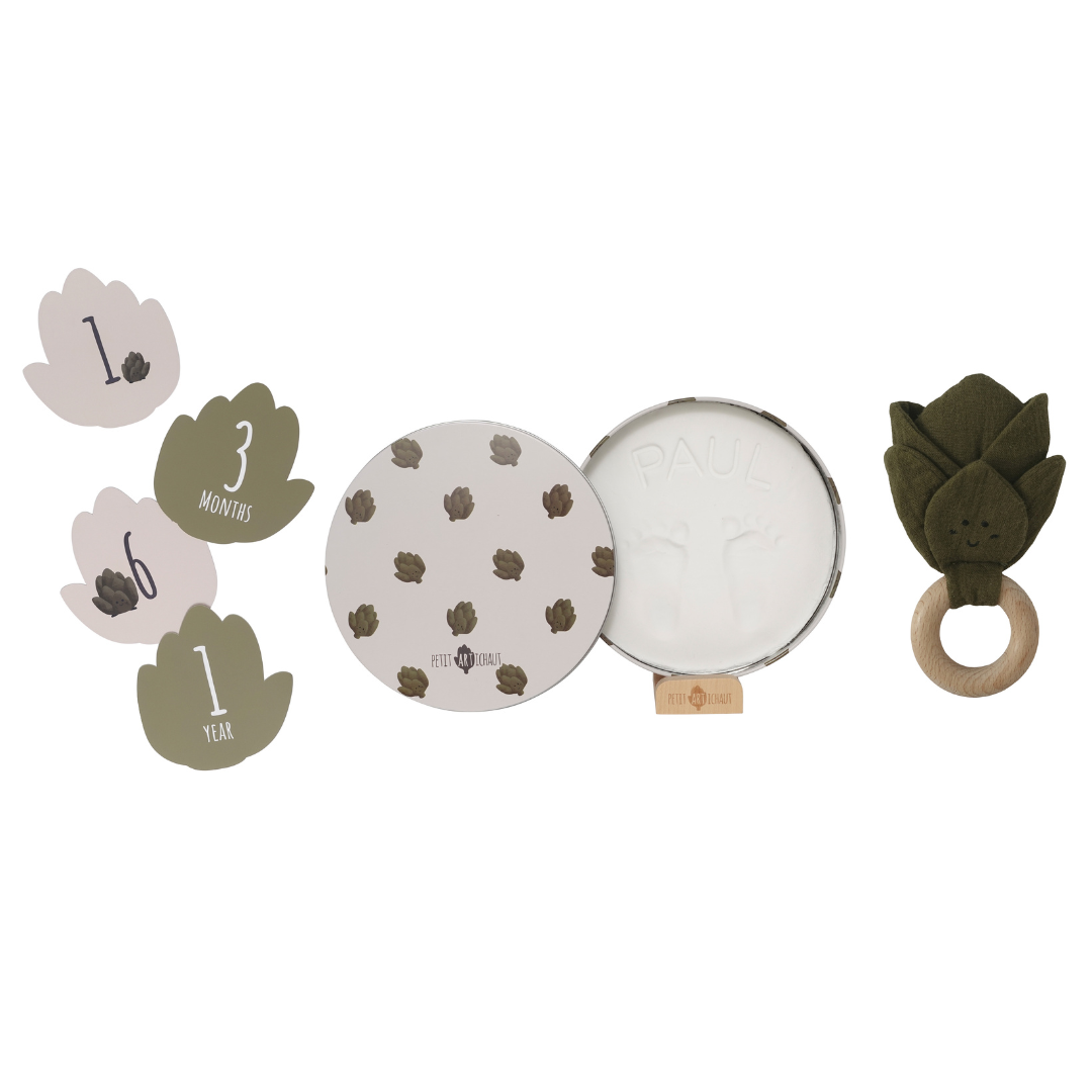 Coffret naissance « Petit Artichaut » – Empreintes, hochet & cartes étapes petit artichaud