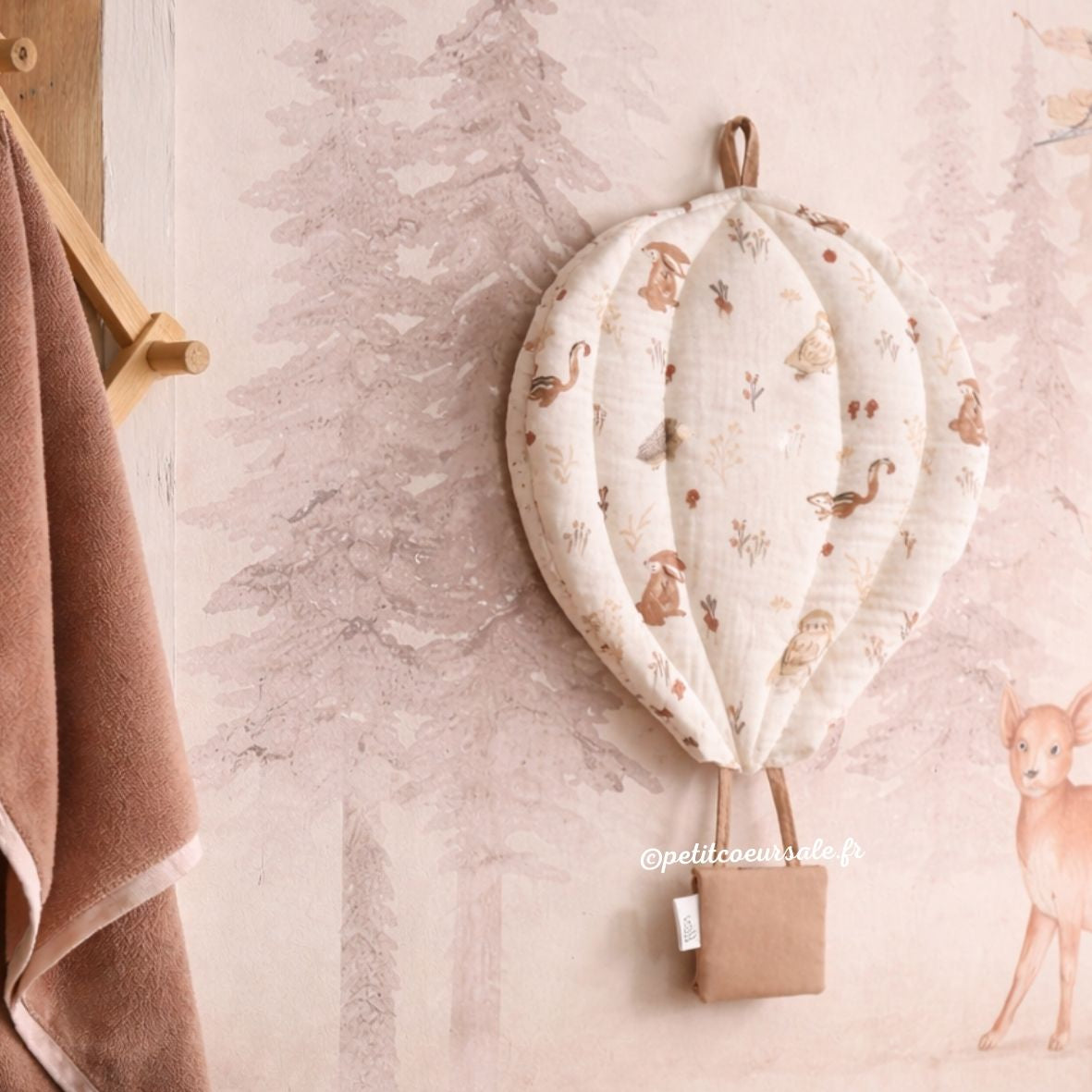 Décoration murale bébé montgolfière – Cosy Forest mocha BB & CO