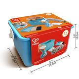 Coffret de nettoyage complet Hape avec seau, balai, plumeau et accessoires. Jouet d’imitation durable et éducatif, idéal pour développer la motricité et le jeu symbolique.