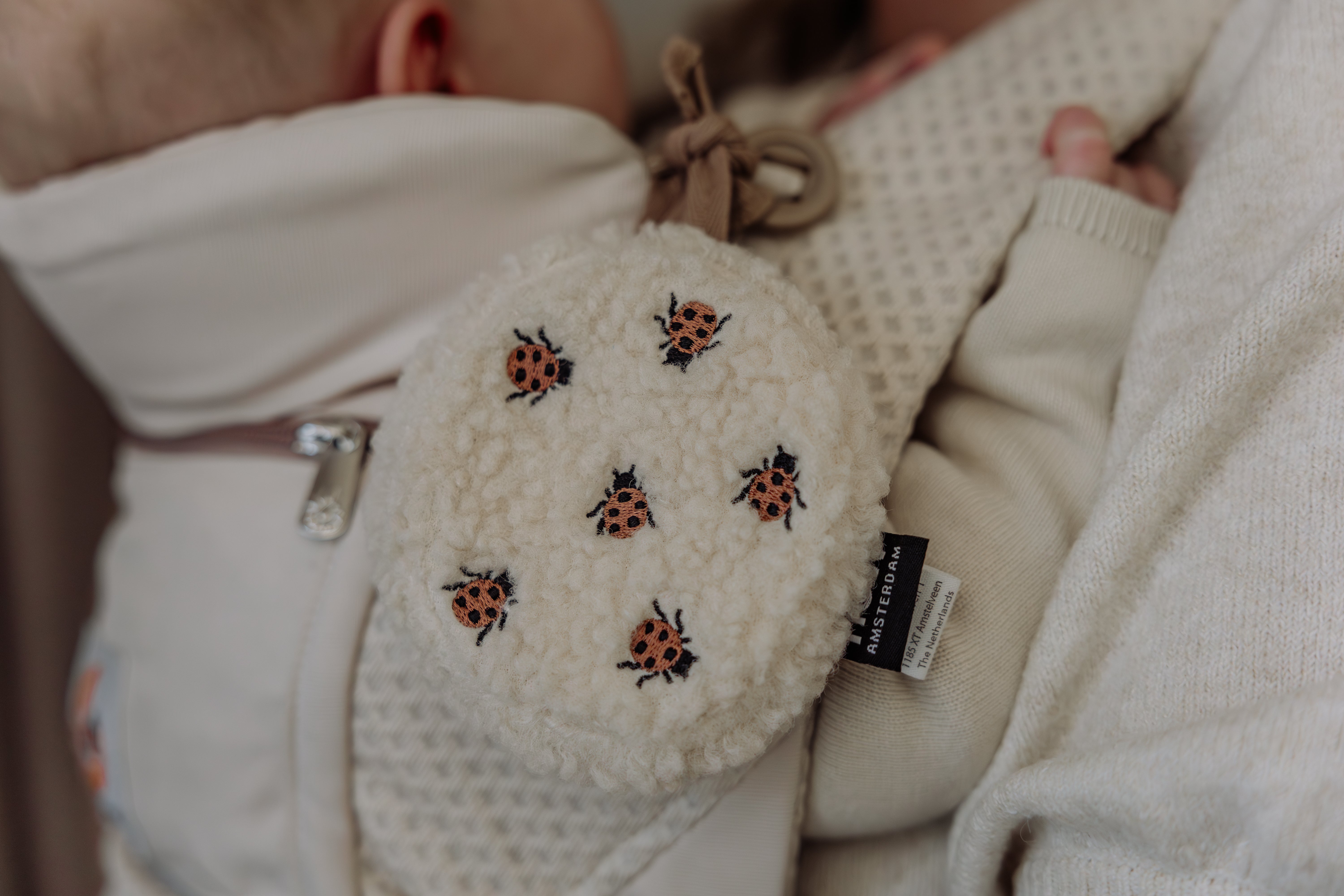 Bruit Blanc Portable – Motif Coccinelles