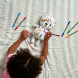 Stimulez la créativité de votre enfant avec l’ours en peluche à colorier EatSleepDoodle 🧸. Feutres lavables inclus, tissu doux, personnalisable et réutilisable à l’infini !