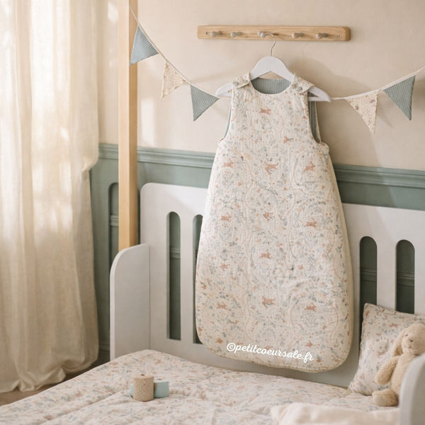 Gigoteuse bébé chaude TOG 3.3 suspendue au-dessus du lit de bebe