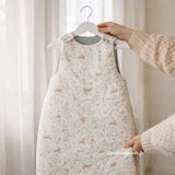 Gigoteuse bébé ouatinée TOG 3.3 motif Jardin Enchanté portée main