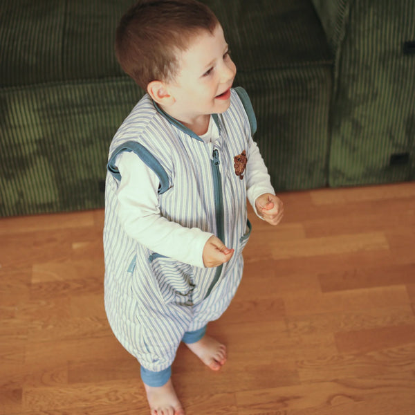 Gigoteuse à pieds avec manches & chaussettes antidérapantes Blue Stripes – TOG 2.5
