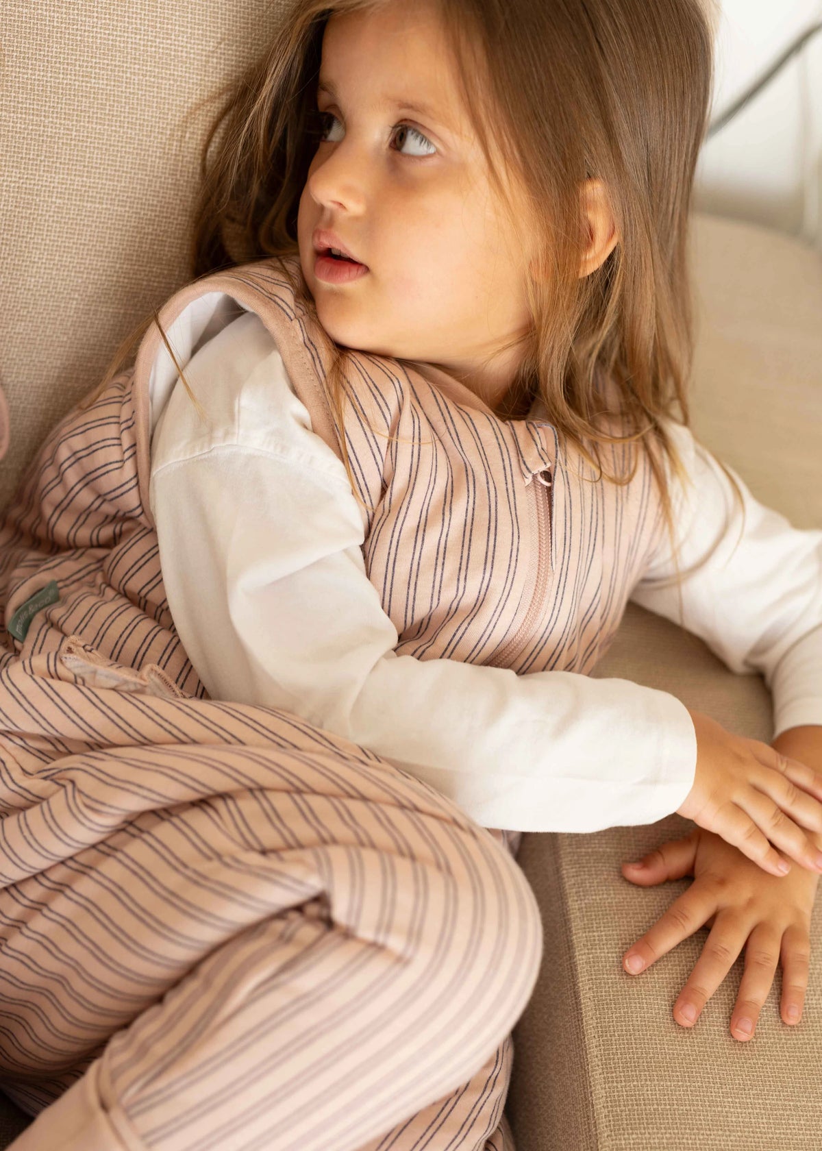 Gigoteuse à pieds avec chaussettes antidérapantes Navy & Pink Stripes – TOG 2.5