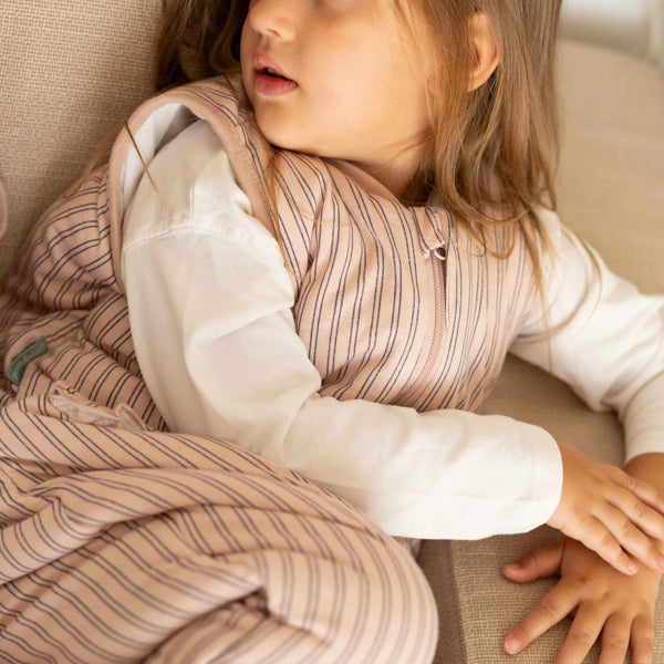 Gigoteuse à pieds avec chaussettes antidérapantes Navy & Pink Stripes – TOG 2.5