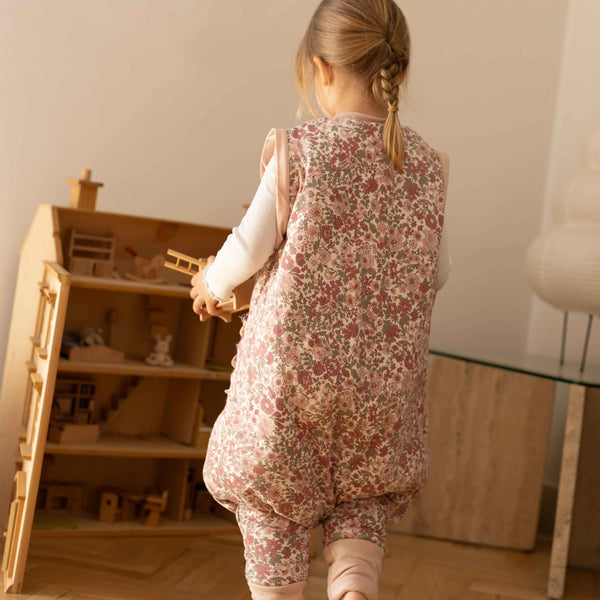 Gigoteuse à pieds avec manches & chaussettes antidérapantes Winter Commelina – TOG 2.5