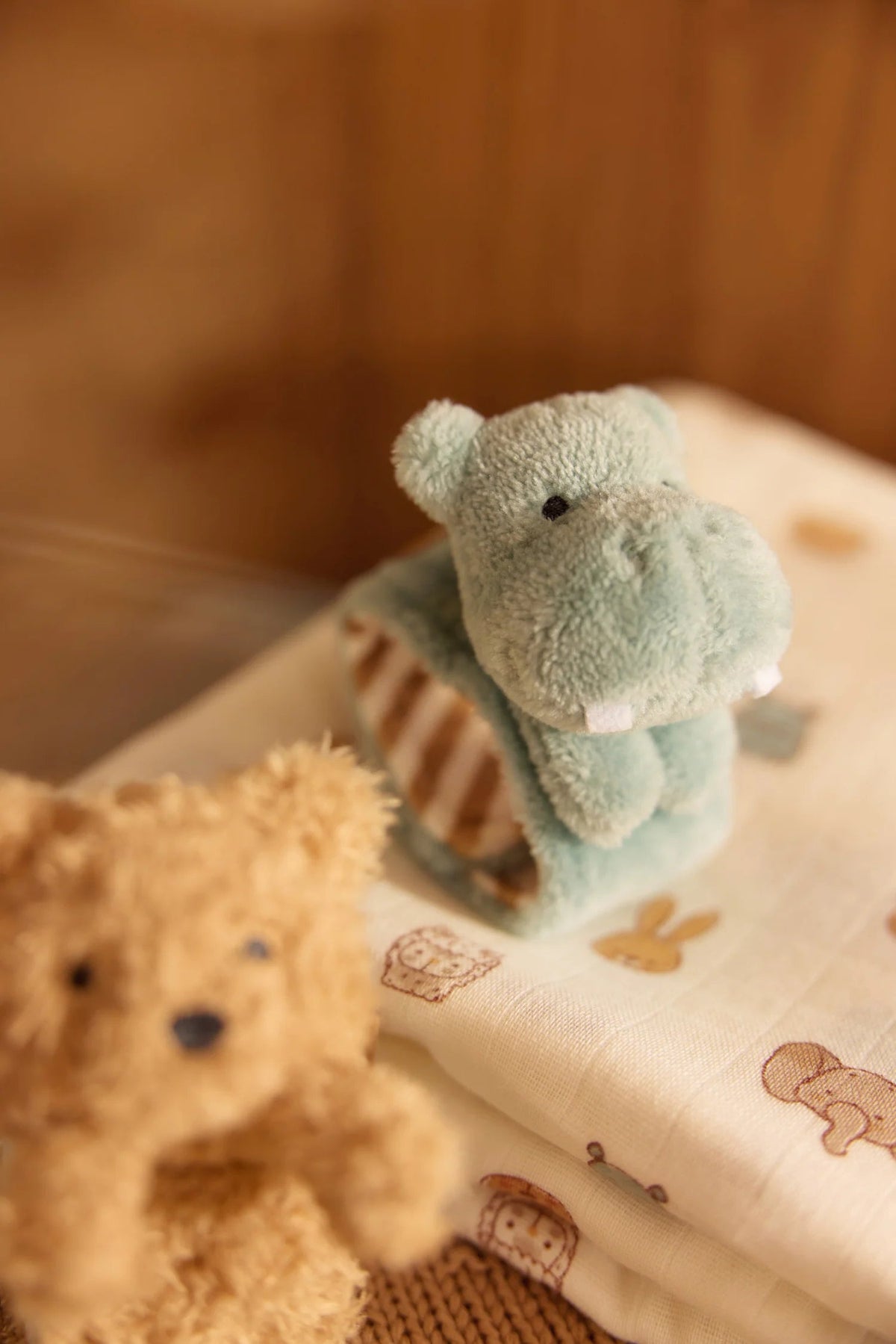 Hochet de poignet Hippo Happy – Jollies – Dès la naissance JOLLEIN