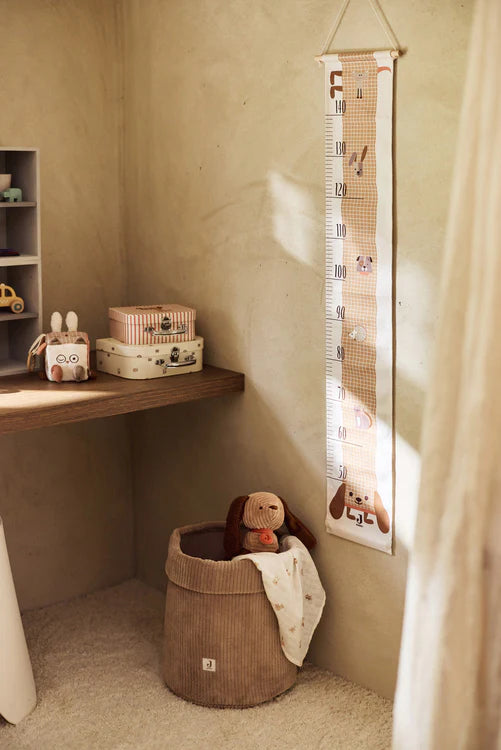 Panier de rangement Cloudy Rib Milky Coffee en tissu côtelé. Grand format pour organiser les essentiels de bébé avec style et douceur.