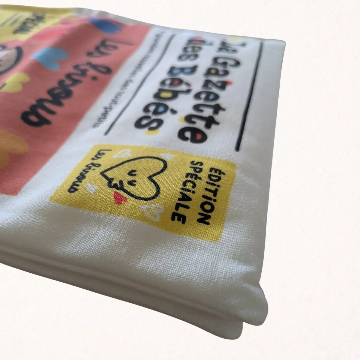 La Gazette des Bébés « Les Bisous » – Livre d’éveil en tissu – Bayard Jeunesse BAYARD JEUNESSE