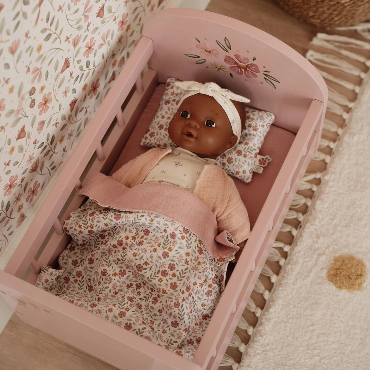 Lit de poupée en bois rose – Essentials LITTLE DUTCH