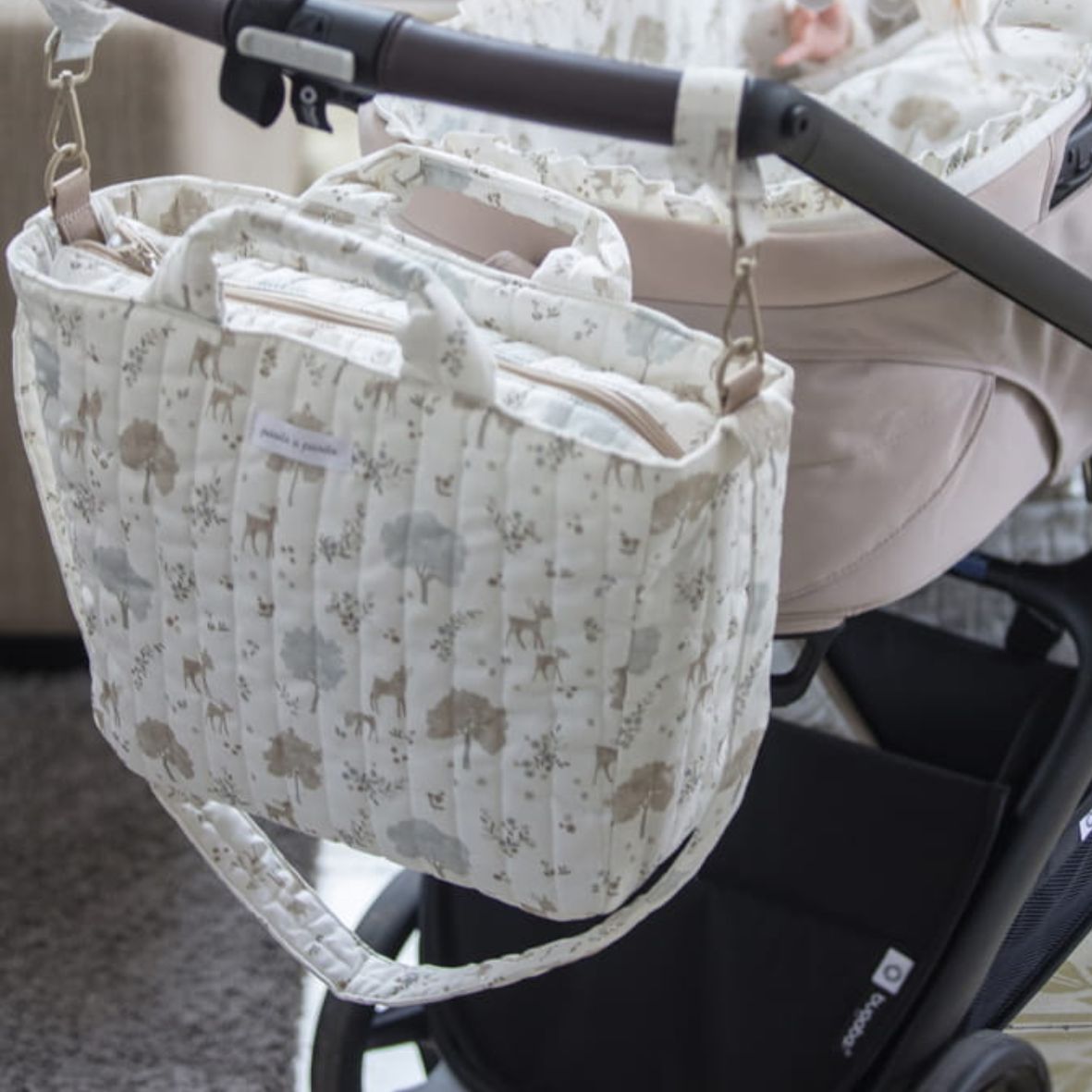 Sac à langer Nara - Sac de maternité imperméable avec matelas à langer inclus