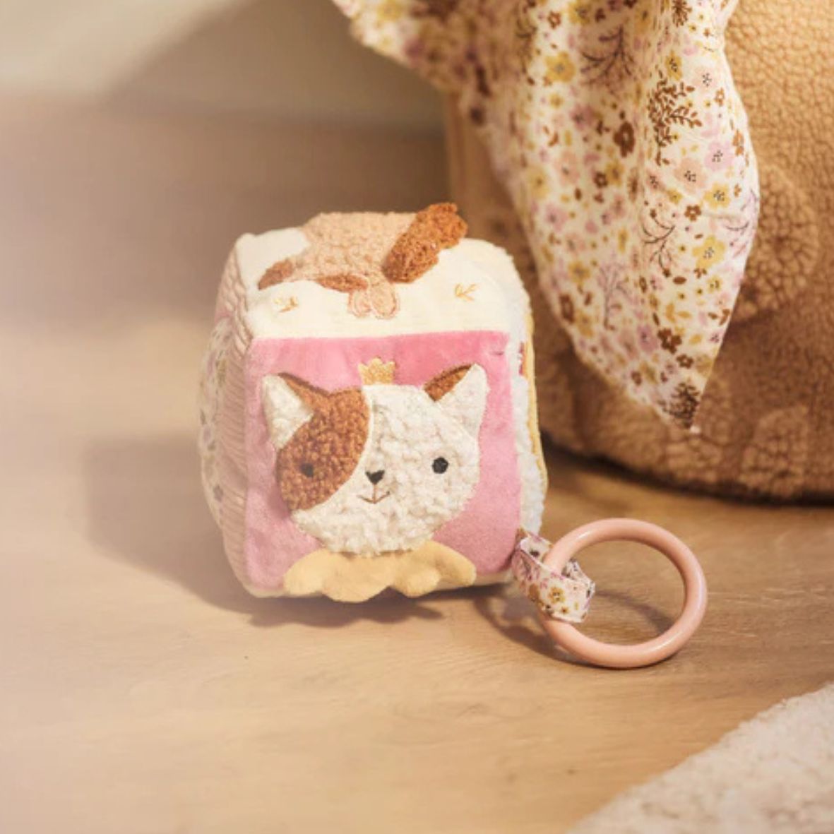 Cube d’activités Flower Fairies – Jeu sensoriel et éveil pour bébé