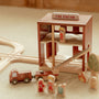 Caserne de pompiers en bois FSC – Jeu d’imitation LITTLE DUTCH