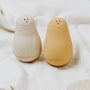 Jouets de Bain Pingouins Arroseurs – Ocre & Warm Linen | Lot de 2 en Silicone BABY'S ONLY
