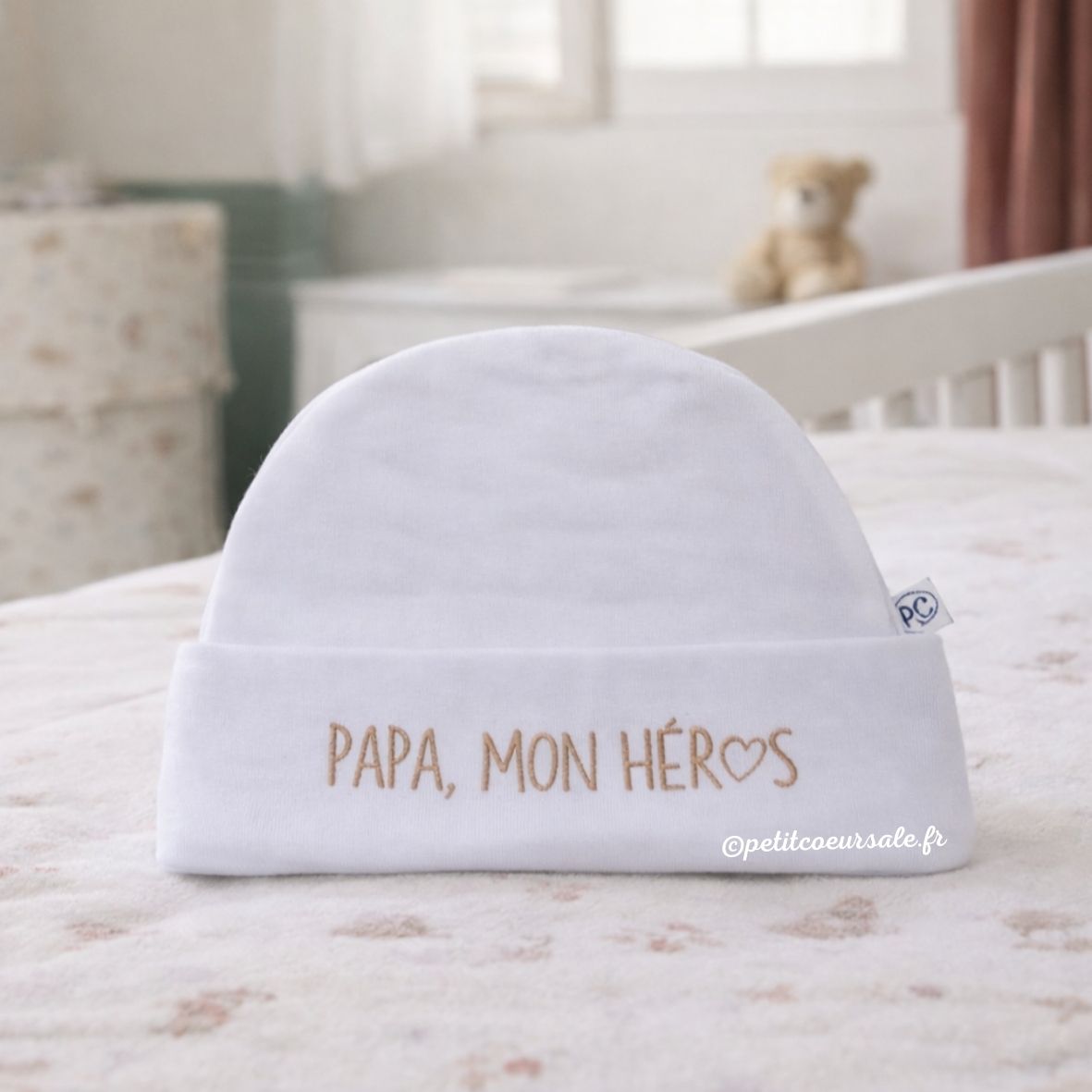 Bonnet Naissance “Papa mon héros" blanc