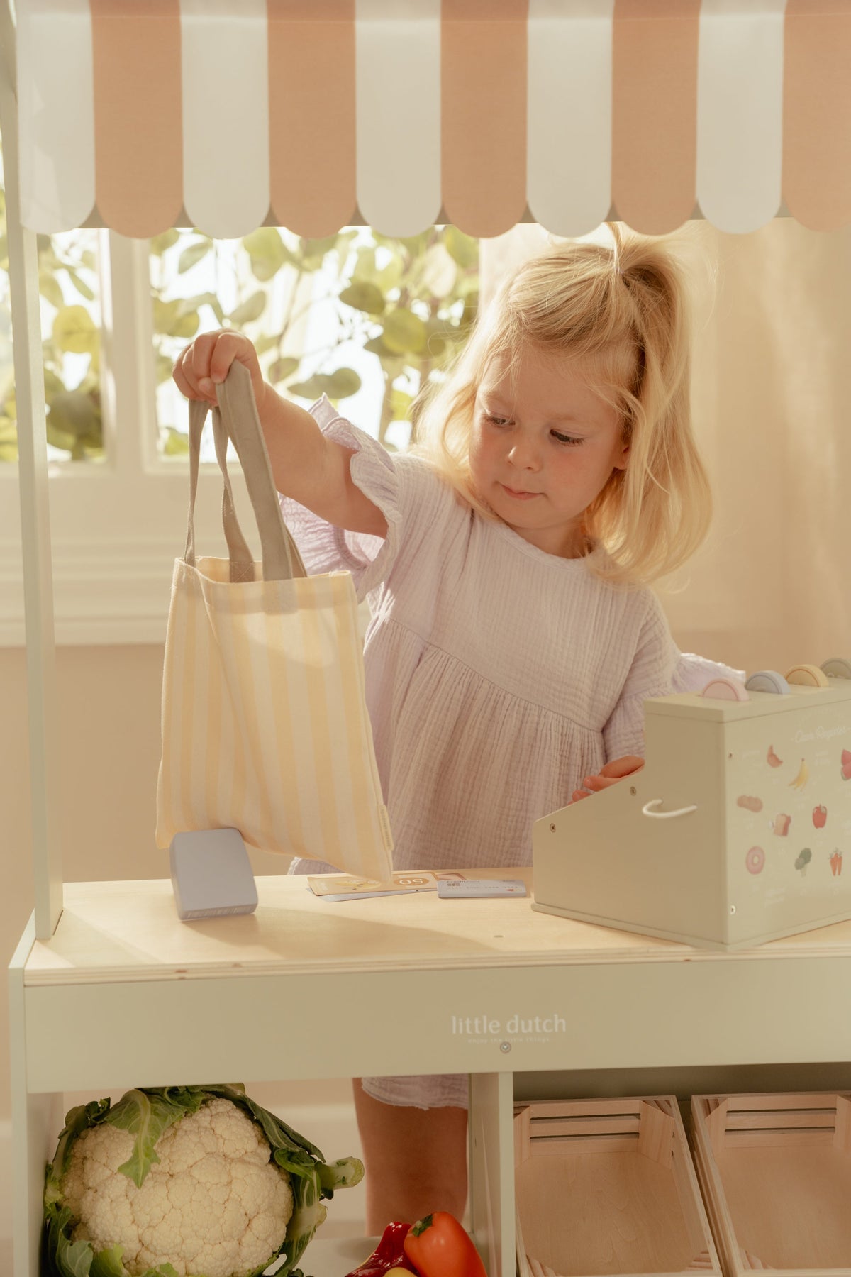Marchande en bois FSC – Étal de marché & café LITTLE DUTCH
