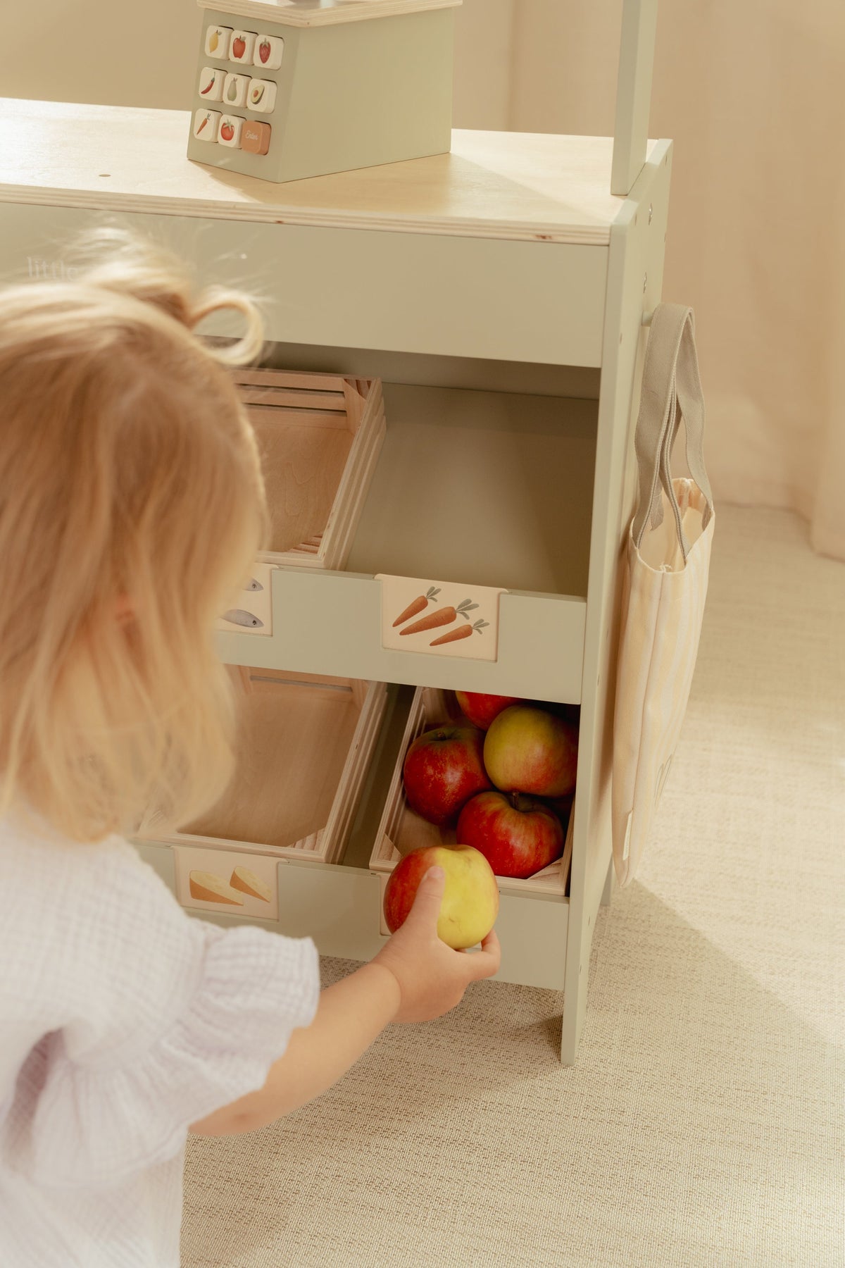 Marchande en bois FSC – Étal de marché & café LITTLE DUTCH