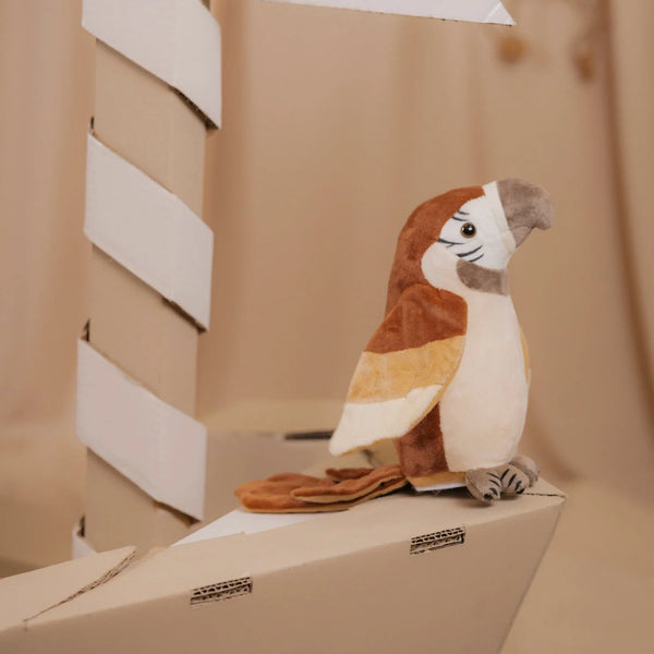 Découvrez Pierre 🦜, le perroquet qui répète tout avec sa voix drôle et ses ailes animées ! Un jouet interactif Montessori signé Mrs Ertha, idéal dès 3 ans.