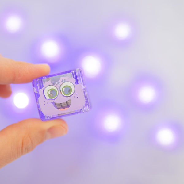 LILA CUBES LUMINEUX VIOLETS GLO PALS