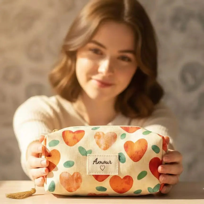 Pochette trousse « Amour » – Cœurs colorés – 16 x 9 x 9 cm COSMOS
