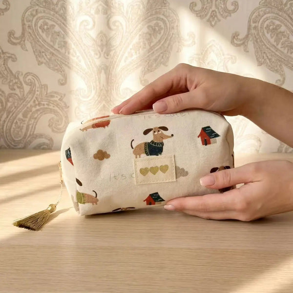Pochette trousse Teckel « It’s Cute » – 16 x 9 x 9 cm COSMOS