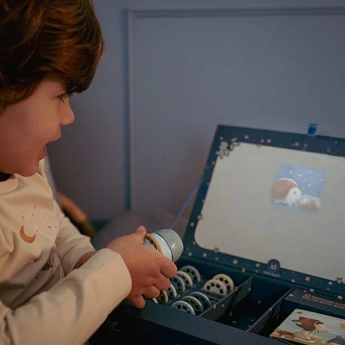 Lampe à histoires enfant – Projecteur d’images Forest Friends LITTLE DUTCH
