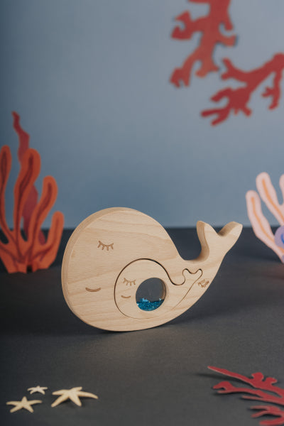 Puzzle sensoriel baleine et bébé – jouet d’éveil en bois PETIT BOOM